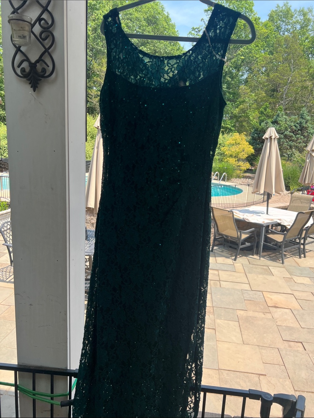 Emerald Green Lace Sleeveless Maxi Dress